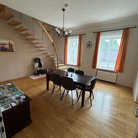 Grosse Ferienwohnung Клагенфурт Екстериор снимка