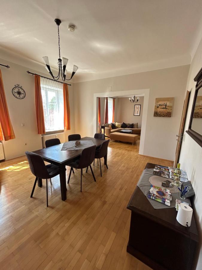 Grosse Ferienwohnung Клагенфурт Екстериор снимка